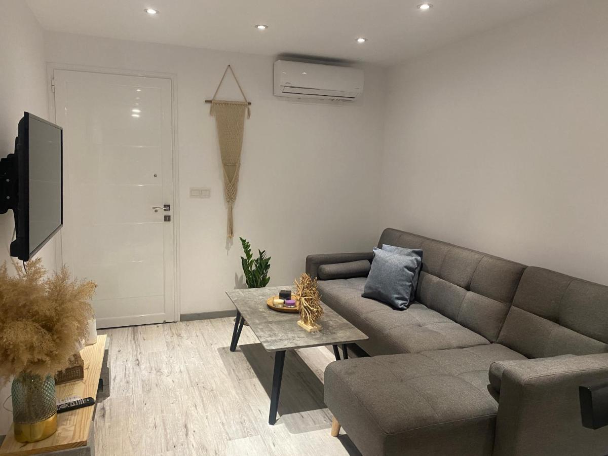 Luxury Lavender Lägenhet Larnaca Exteriör bild
