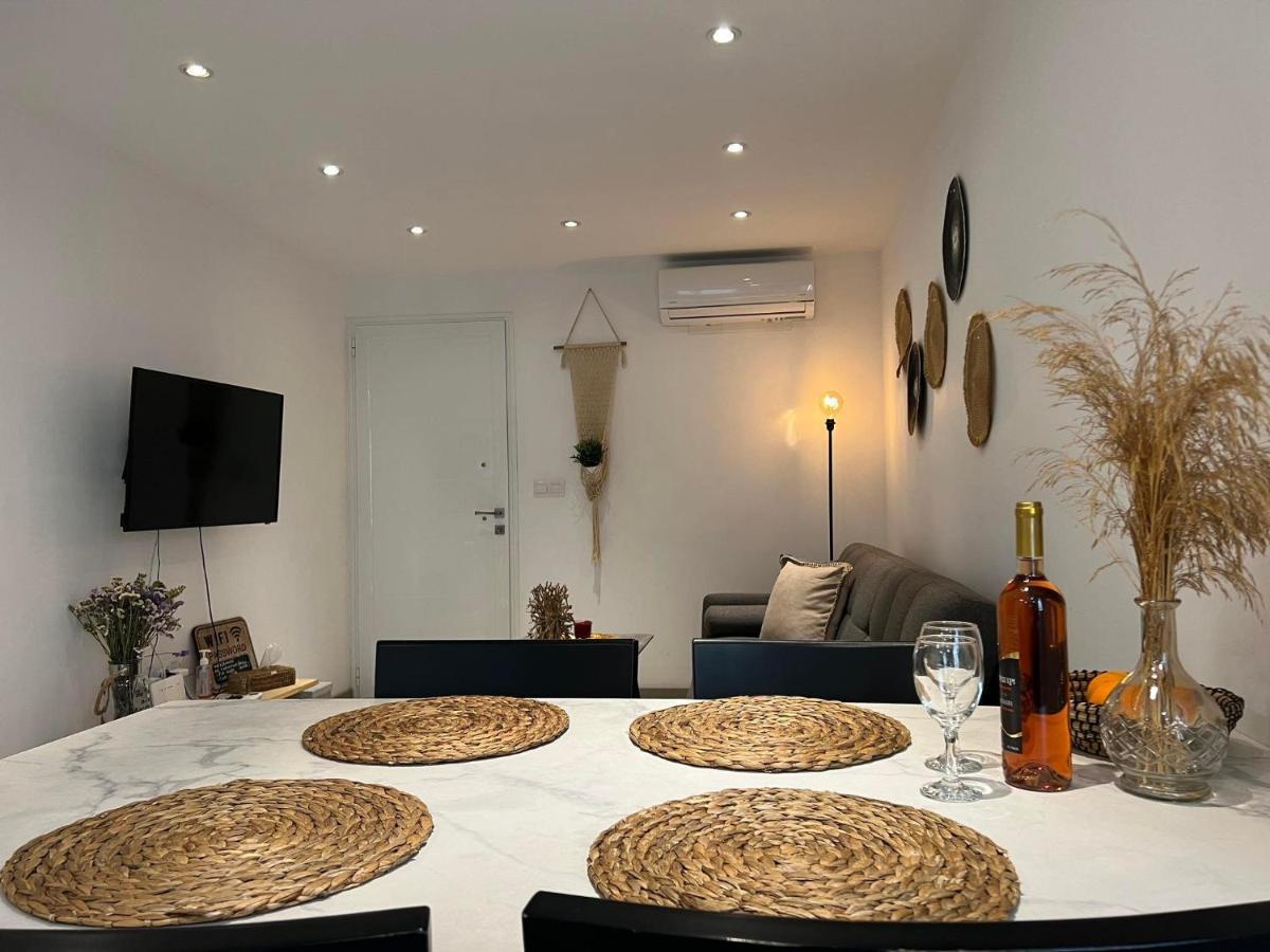 Luxury Lavender Lägenhet Larnaca Exteriör bild